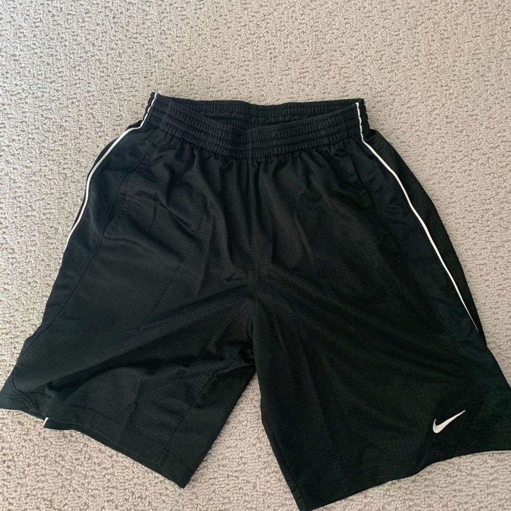 Men’s size medium black Nike shorts